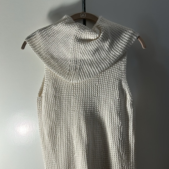 🐾 4 for $40 Max Studio tunic length sweater vest - Picture 6 of 7